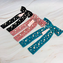 Load image into Gallery viewer, Pearl Throwed Velvet Bow Hair Clip