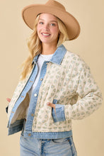 Load image into Gallery viewer, Floral Print Quilted Denim Jacket
