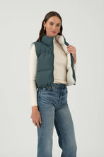 Load image into Gallery viewer, REVERSIBLE PUFFER VEST