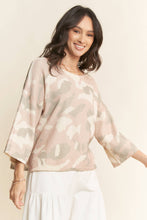 Load image into Gallery viewer, PLUS CAMO TOP