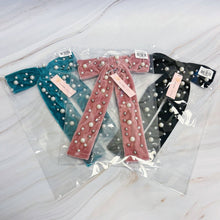 Load image into Gallery viewer, Pearl Throwed Velvet Bow Hair Clip